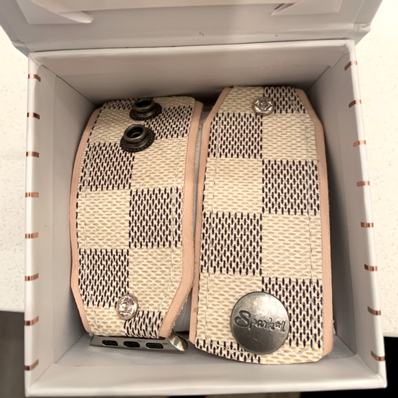 Louis Vuitton Damier Azur Apple Watch Bow Band - Picture 2 of 8